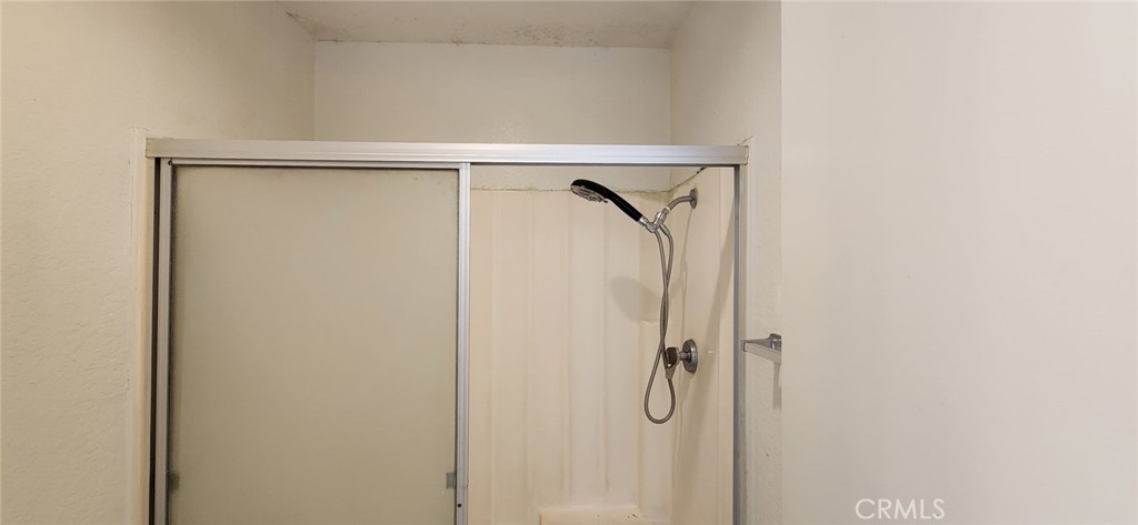 https://media.crmls.org/medias/8490e7b7-ff33-45ae-8201-f98ea99cb469.jpg?preset=X-Large
