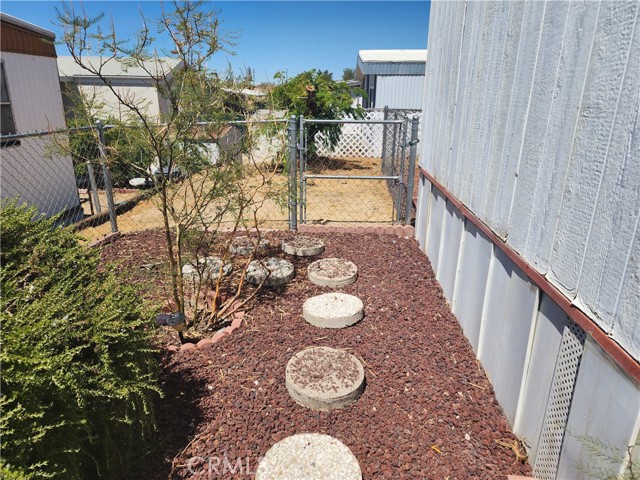 Detail Gallery Image 14 of 19 For 11414 Serra Rd #73,  Apple Valley,  CA 92308 - 2 Beds | 2 Baths