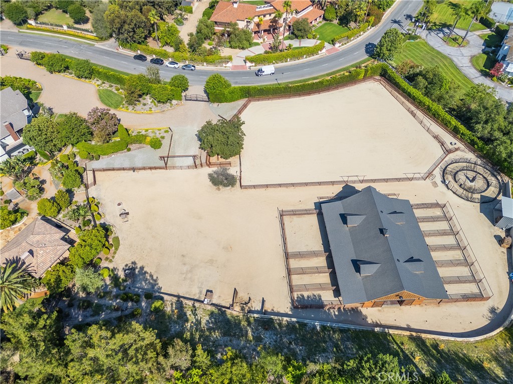 MLS #OC25186135 img 2