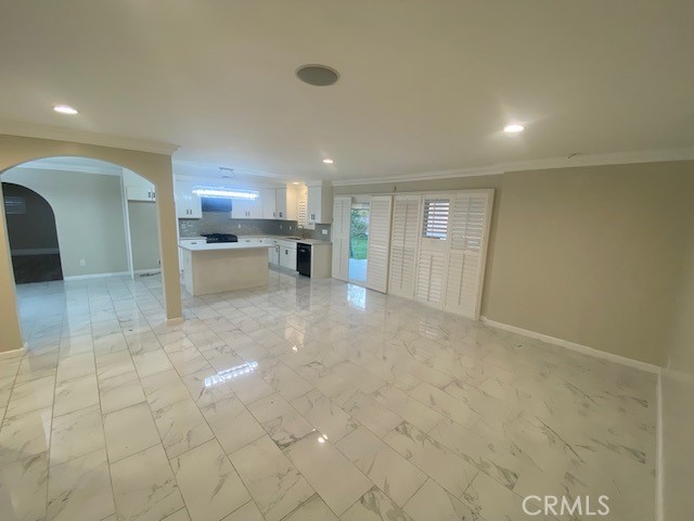 Detail Gallery Image 5 of 30 For 9767 Comanche, Chatsworth,  CA 91311 - 4 Beds | 3 Baths