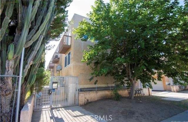 Detail Gallery Image 39 of 41 For 6912 Remmet Ave #5,  Canoga Park,  CA 91303 - 2 Beds | 2/1 Baths