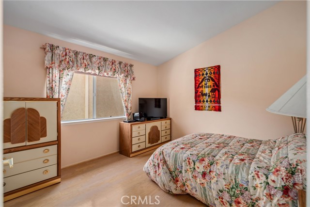 28852 Woodside Drive, Saugus CA: https://media.crmls.org/medias/8494147e-1b05-4932-b74c-172f9e22cded.jpg