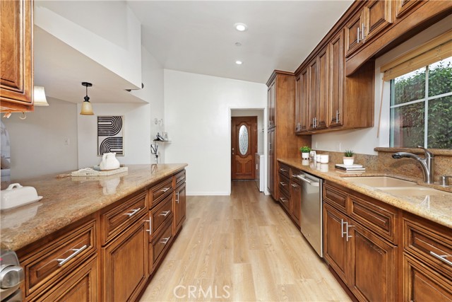 Detail Gallery Image 14 of 45 For 7333 via Rio Nido, Downey,  CA 90241 - 3 Beds | 3 Baths