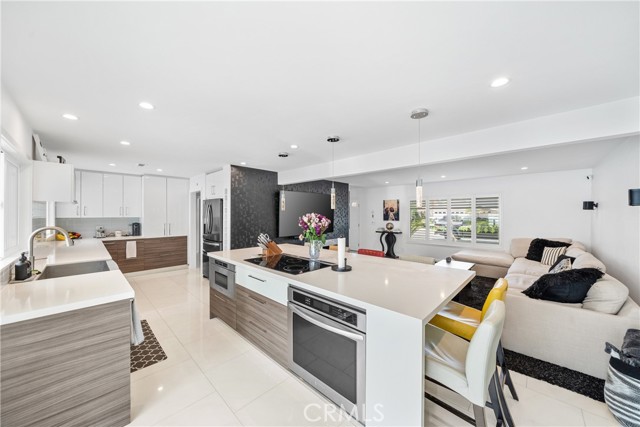 Detail Gallery Image 13 of 61 For 20191 Imperial Cove Ln, Huntington Beach,  CA 92646 - 3 Beds | 3 Baths