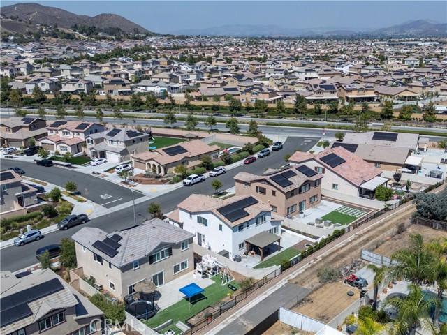 24227 Dusty Trail Way, Menifee CA: https://media.crmls.org/medias/8494dfc8-a1dd-407c-8e5a-d057890ca570.jpg