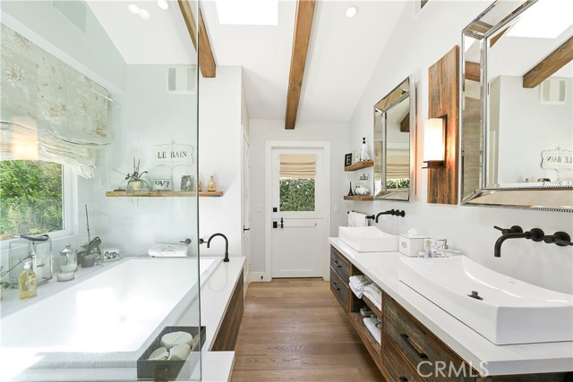 Detail Gallery Image 17 of 65 For 527 Seaward Rd, Corona Del Mar,  CA 92625 - 4 Beds | 3/1 Baths