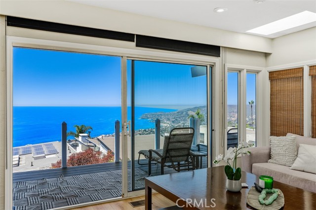 Detail Gallery Image 1 of 30 For 1091 La Mirada St, Laguna Beach,  CA 92651 - 4 Beds | 4 Baths