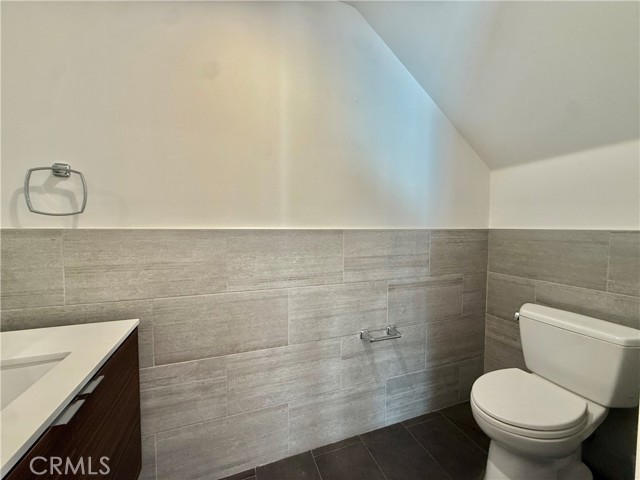Detail Gallery Image 13 of 37 For 1035 Figueroa Ter #4,  Los Angeles,  CA 90012 - 3 Beds | 2/1 Baths