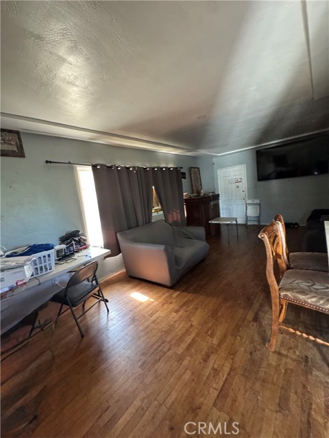 Detail Gallery Image 3 of 4 For 16246 Arrow, Fontana,  CA 92335 - 2 Beds | 1 Baths