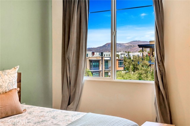 114 Epic, Irvine CA: https://media.crmls.org/medias/8496f7d7-320c-481c-a38a-250c0ad5bcb6.jpg