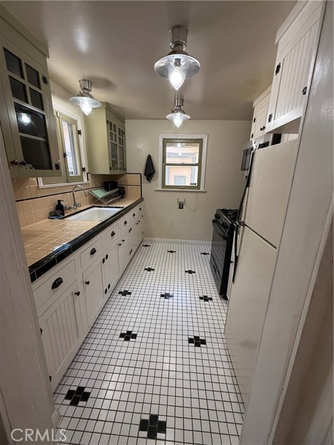 Detail Gallery Image 6 of 14 For 3332 2nd St, Riverside,  CA 92501 - 3 Beds | 1/1 Baths