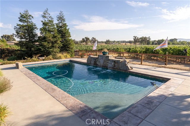 Detail Gallery Image 33 of 71 For 1991 Circle B Rd, Paso Robles,  CA 93446 - 5 Beds | 3 Baths