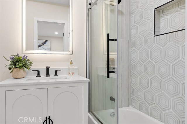 11091 Ranger Drive, Los Alamitos CA: https://media.crmls.org/medias/849801d3-022c-4770-a011-ae50ce526739.jpg