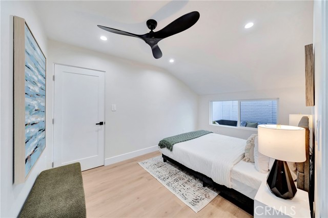 20742 Lull Street, Winnetka CA: https://media.crmls.org/medias/84984e47-95f5-40ff-b46b-2df4079b9b24.jpg
