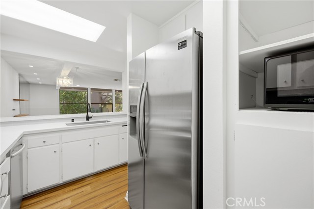 7202 Marina Pacifica S, Long Beach CA: https://media.crmls.org/medias/849898b2-0634-4bf4-99a9-39eaa7f772c6.jpg