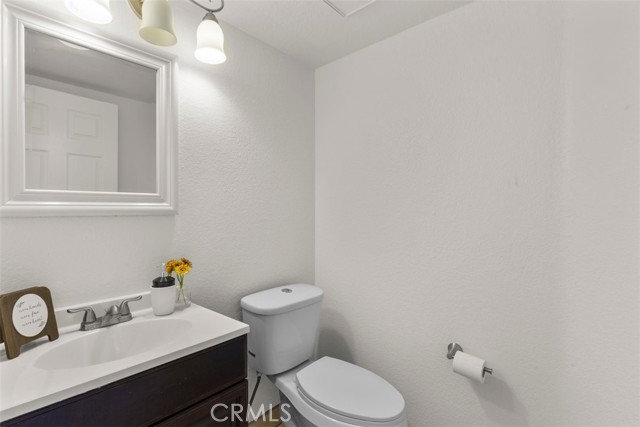 Detail Gallery Image 12 of 38 For 15767 San Roque Rd, Fontana,  CA 92337 - 4 Beds | 2/1 Baths
