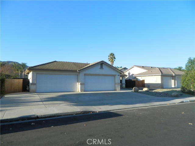 Detail Gallery Image 2 of 24 For 21839 Heliotrope Ln, Wildomar,  CA 92595 - 4 Beds | 2 Baths