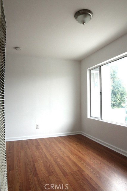 4055 Wall Street, Los Angeles CA: https://media.crmls.org/medias/8498cb95-2bde-4c4a-86e1-831769799fa7.jpg