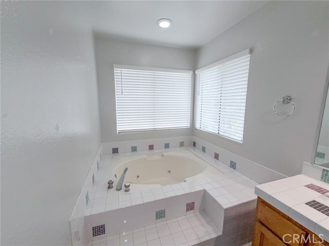 Detail Gallery Image 27 of 55 For 5018 Evanwood Ave, Oak Park,  CA 91377 - 4 Beds | 2/1 Baths