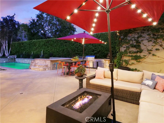 Large sitting area, with outdoor kitchen.