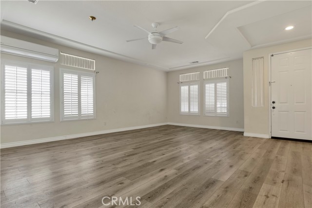 Detail Gallery Image 5 of 34 For 13261 via Del Lago, Victorville,  CA 92392 - 5 Beds | 3 Baths