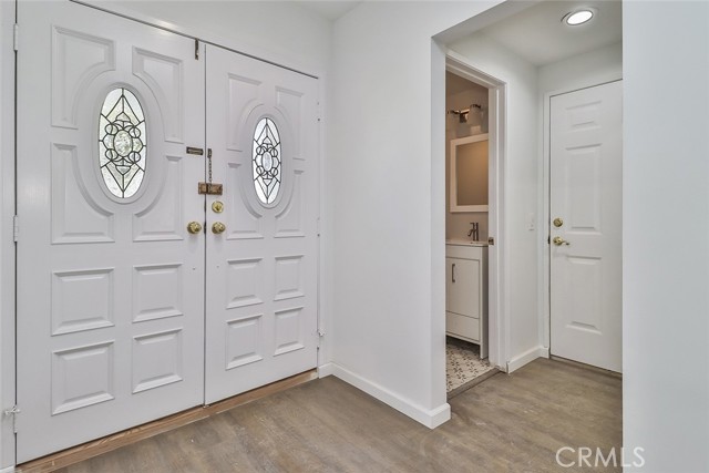 Detail Gallery Image 3 of 29 For 14434 Greenleaf, Sherman Oaks,  CA 91423 - 5 Beds | 3/2 Baths