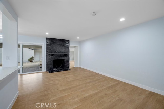 Detail Gallery Image 3 of 29 For 2640 N Buena Vista St, Burbank,  CA 91504 - 3 Beds | 2 Baths