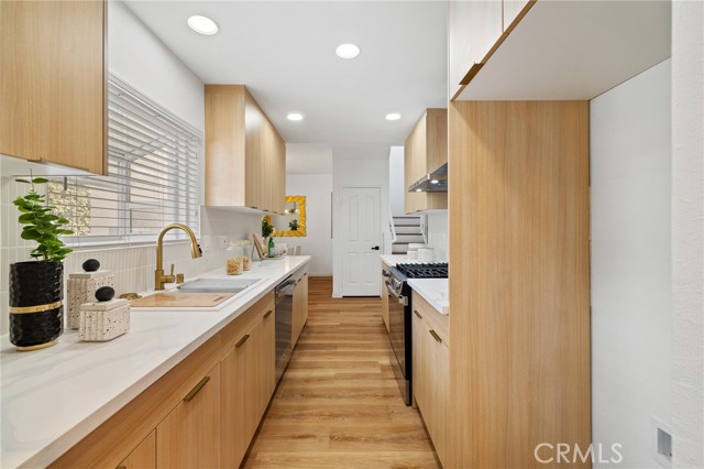 Detail Gallery Image 11 of 36 For 6152 Rosemead Bld #C,  Temple City,  CA 91780 - 3 Beds | 2/1 Baths