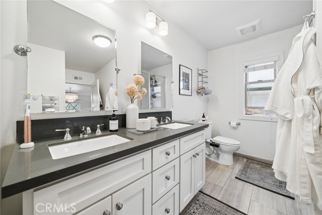 Detail Gallery Image 11 of 39 For 2048 Garden Ln, Costa Mesa,  CA 92627 - 7 Beds | 4 Baths