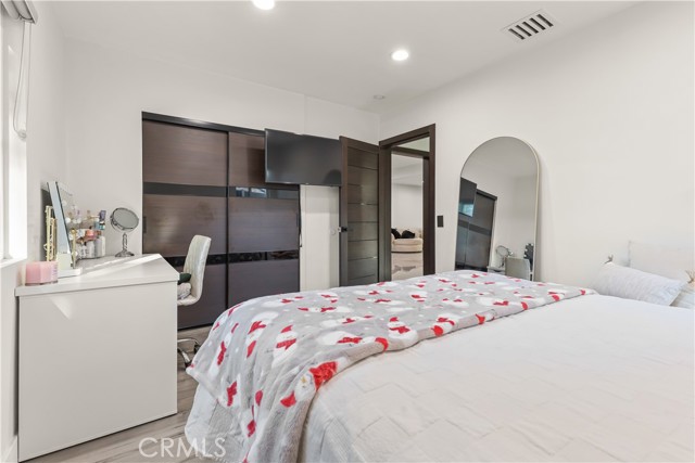 Detail Gallery Image 27 of 40 For 2240 N Parish, Burbank,  CA 91504 - 4 Beds | 2 Baths