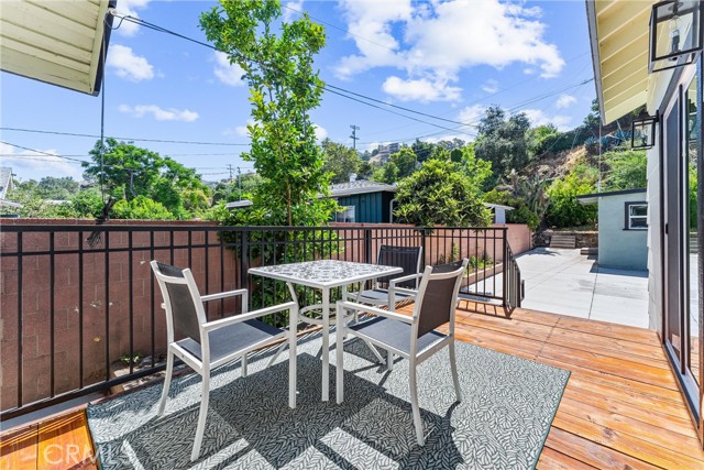 4400 Homer Street, Los Angeles CA: https://media.crmls.org/medias/849c6f5a-a8bd-4ee4-a566-9247b05256d8.jpg