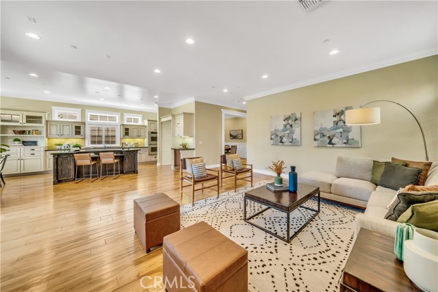 810 Juanita Avenue, Redondo Beach, California 90277, 5 Bedrooms Bedrooms, ,3 BathroomsBathrooms,Residential,Sold,Juanita,TR22080306