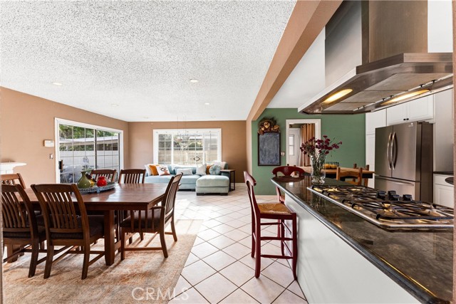 1646 E 15th Street, Santa Ana CA: https://media.crmls.org/medias/849cd5cc-13ab-44e2-89e1-80d0c6b1c39f.jpg