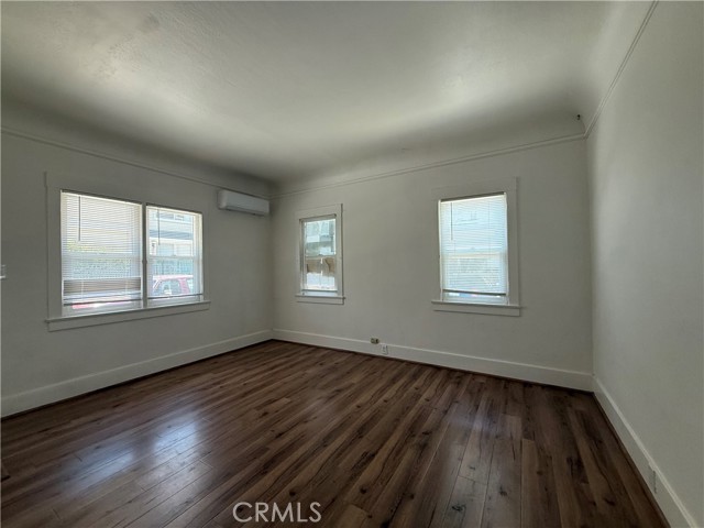 61 N Chester Avenue, Pasadena CA: https://media.crmls.org/medias/849d676d-639c-43a5-9dfa-572e510a051f.jpg