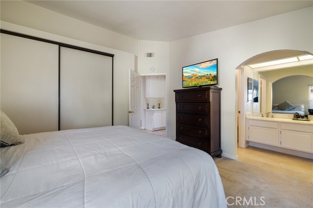 2037 Comstock Court, Palmdale CA: https://media.crmls.org/medias/849de409-2ea1-4d28-858f-d89aacd8635e.jpg