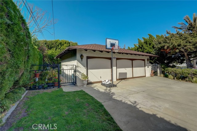 1769 Nelson Avenue, Manhattan Beach, California 90266, 4 Bedrooms Bedrooms, ,2 BathroomsBathrooms,Residential,For Sale,Nelson,SB24055683