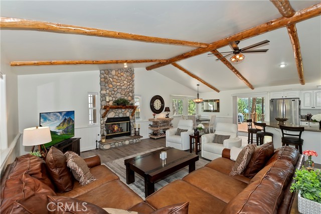 Detail Gallery Image 9 of 38 For 42057 Sky View Ridge, Big Bear Lake,  CA 92315 - 3 Beds | 2 Baths