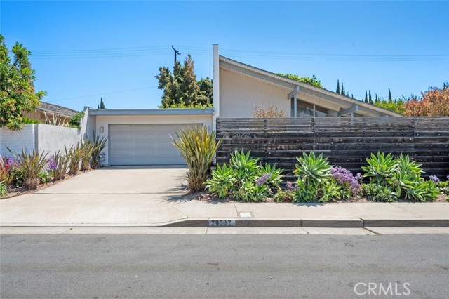 20292 Deervale Ln, Huntington Beach, CA 92646