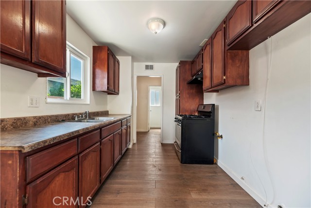 Detail Gallery Image 14 of 30 For 2871 E Tyler, Long Beach,  CA 90810 - 3 Beds | 2 Baths