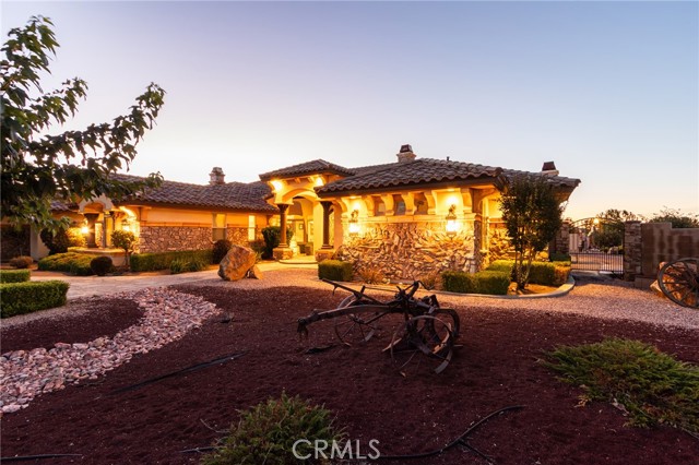 Detail Gallery Image 6 of 75 For 12260 Desert Rose Way, Oak Hills,  CA 92344 - 4 Beds | 4/1 Baths