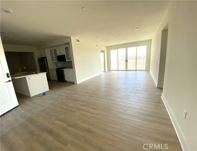 16450 Veterans Way, Tustin CA: https://media.crmls.org/medias/84a16bc2-2381-41d4-a072-8490889ec53f.jpg