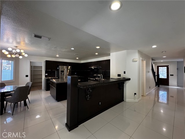 Detail Gallery Image 64 of 75 For 10 Ivy Lane, Irvine,  CA 92602 - 4 Beds | 2/1 Baths