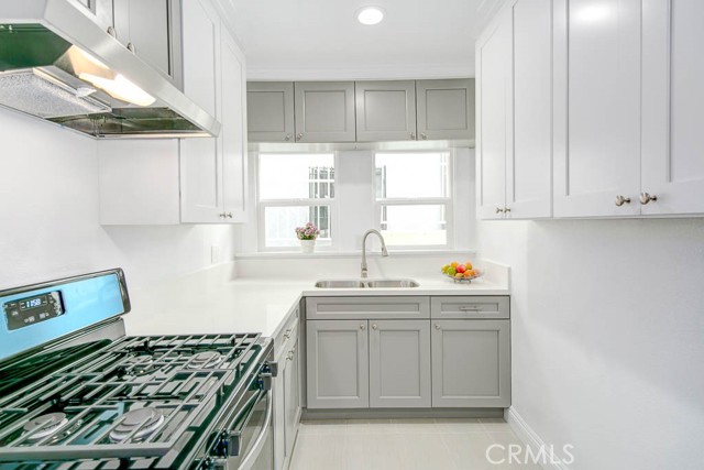 Detail Gallery Image 11 of 17 For 212 S Hoover St, Los Angeles,  CA 90004 - 2 Beds | 1 Baths