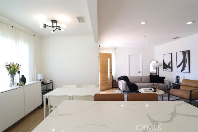 Detail Gallery Image 4 of 35 For 8129 Radford Ave, North Hollywood,  CA 91605 - 6 Beds | 4 Baths