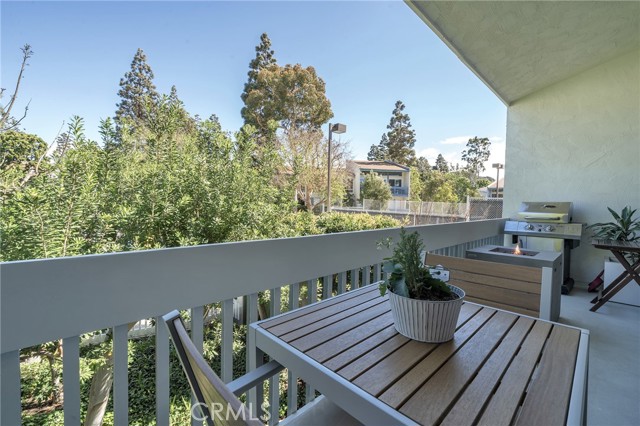 830 Camino Real, Redondo Beach, California 90277, 3 Bedrooms Bedrooms, ,2 BathroomsBathrooms,Residential,Sold,Camino Real,SB22033148