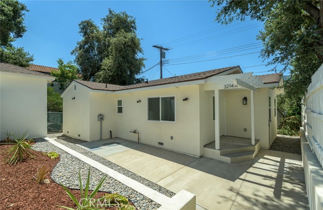 Detail Gallery Image 1 of 14 For 3214 Montrose Ave a,  Glendale,  CA 91214 - 2 Beds | 2 Baths