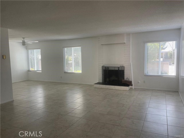 Detail Gallery Image 17 of 19 For 730 Amigos Way #1,  Newport Beach,  CA 92660 - 2 Beds | 2 Baths