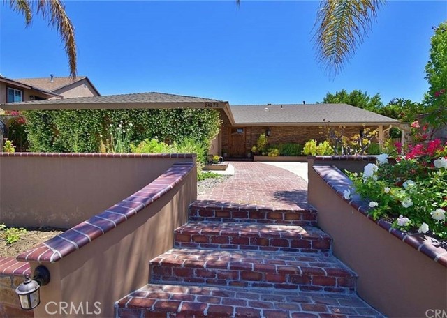 24272 Lysanda Drive, Mission Viejo CA: https://media.crmls.org/medias/84a4060f-9ccd-45b0-a851-ca76079a2b97.jpg
