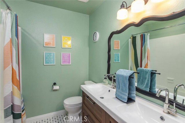 Detail Gallery Image 19 of 21 For 10064 Larwin Ave #3,  Chatsworth,  CA 91311 - 4 Beds | 2/1 Baths