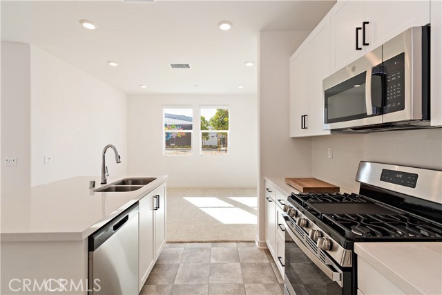 Detail Gallery Image 18 of 34 For 3962 Lavine Way #111,  Corona,  CA 92883 - 3 Beds | 2/1 Baths